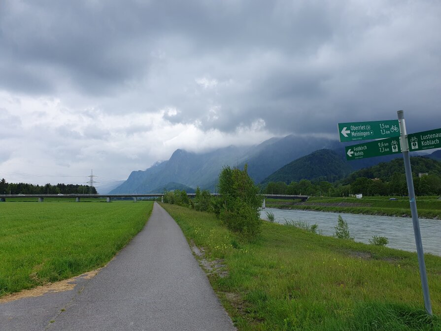 950 km - Rhine at the Switzerland / Austria border
