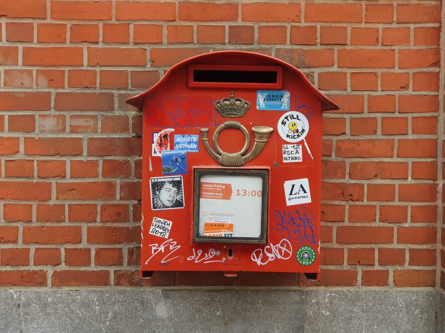 An offline Belgian mailbox